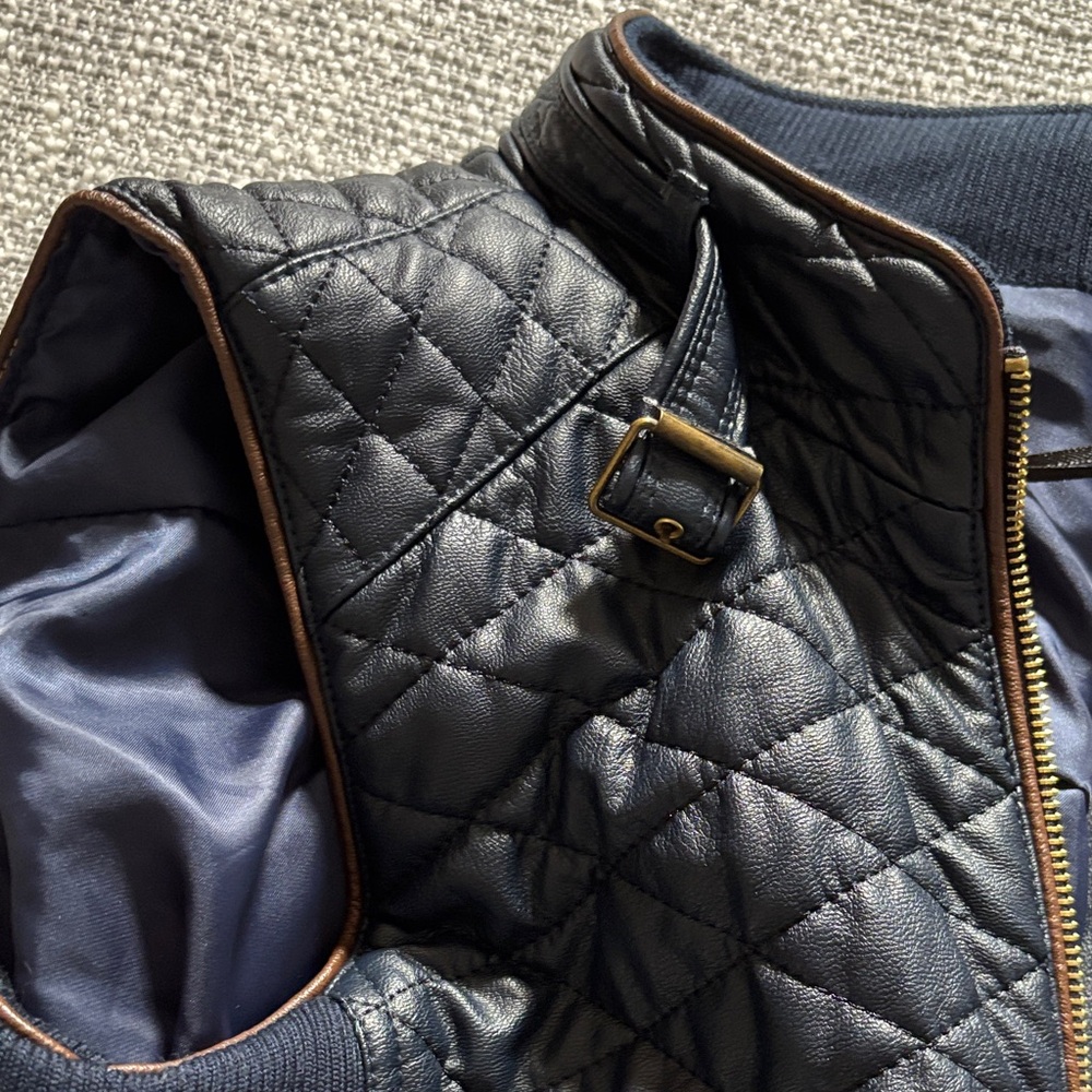 NWT - FATE- Women's M Quilted Navy Faux Leather Vest - Picture 5 of 6